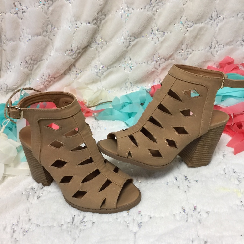 Brand new Charlotte Russe Heels